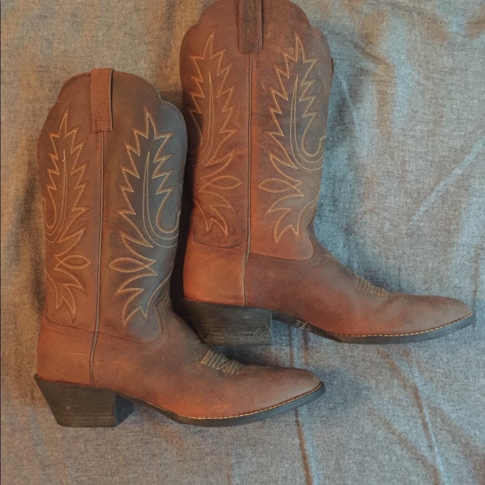 Ariat Heritage R Toe Western Boot, size 9B (Med)